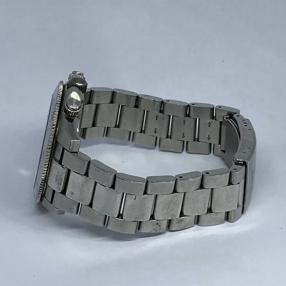 Fossil retro traveler